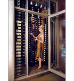 Afbeelding van een prachtige oude wijnkelder met de VintageView WS33-K wijnrek - 27 flessen